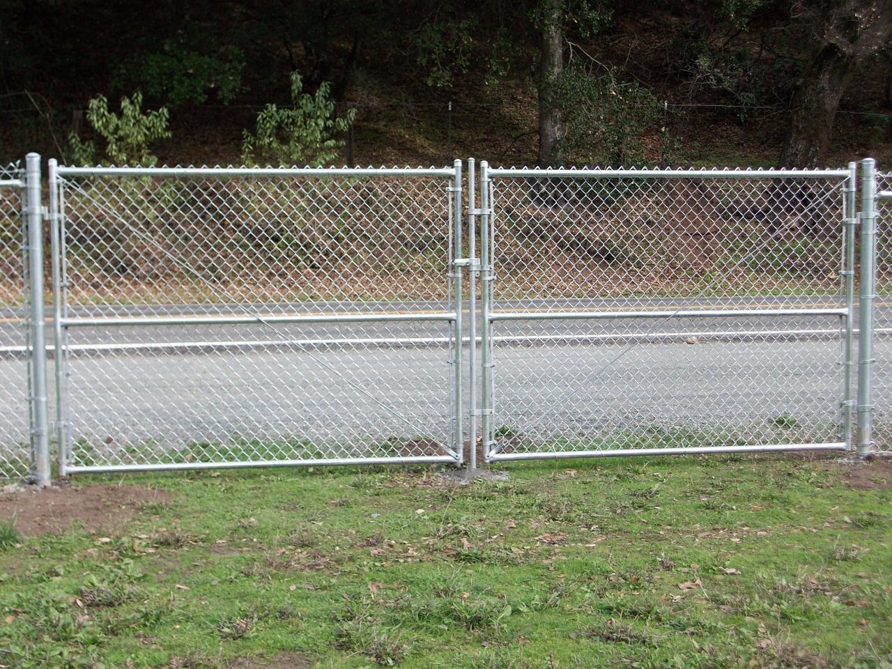 CHAINLINK DRIVEWAY GATES Arbor Fence Inc A Diamond Certified Company